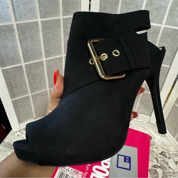 Cosmopolitan high heels - Picture 7 of 8